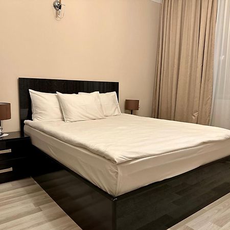 Hotel Tsereteli Батуми Екстериор снимка