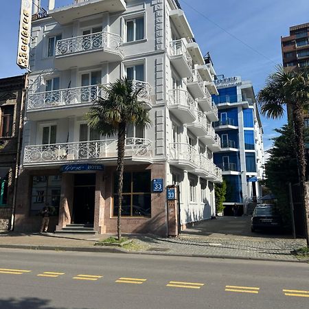 Hotel Tsereteli Батуми Екстериор снимка