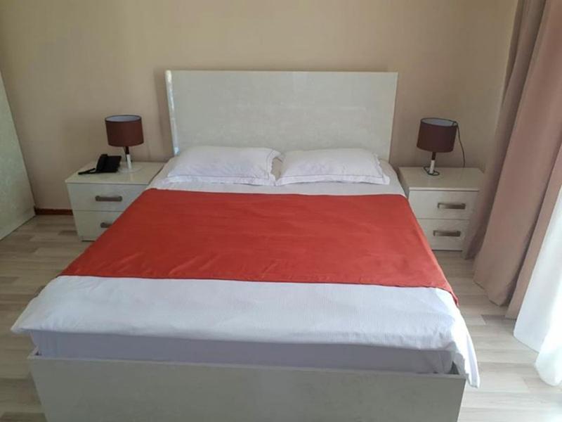 Hotel Tsereteli Батуми Екстериор снимка