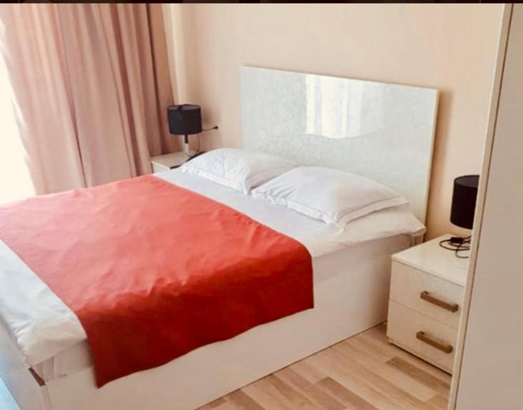 Hotel Tsereteli Батуми Екстериор снимка