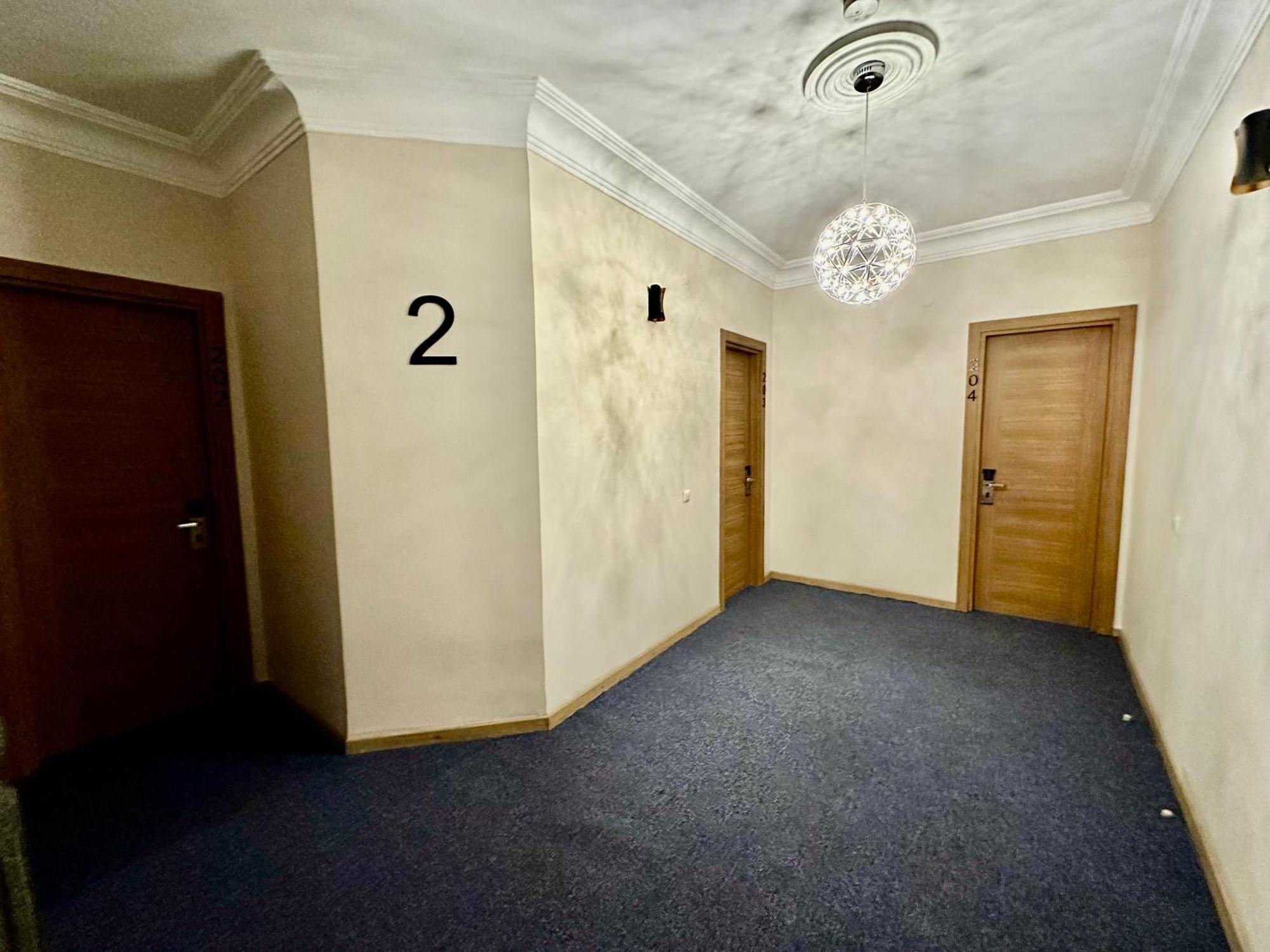 Hotel Tsereteli Батуми Екстериор снимка
